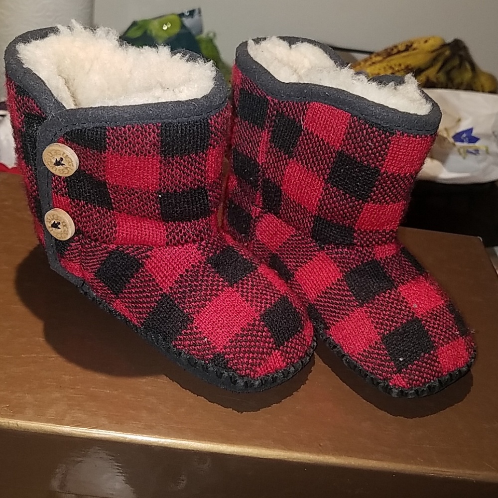 Ugg - Picture 3 of 5